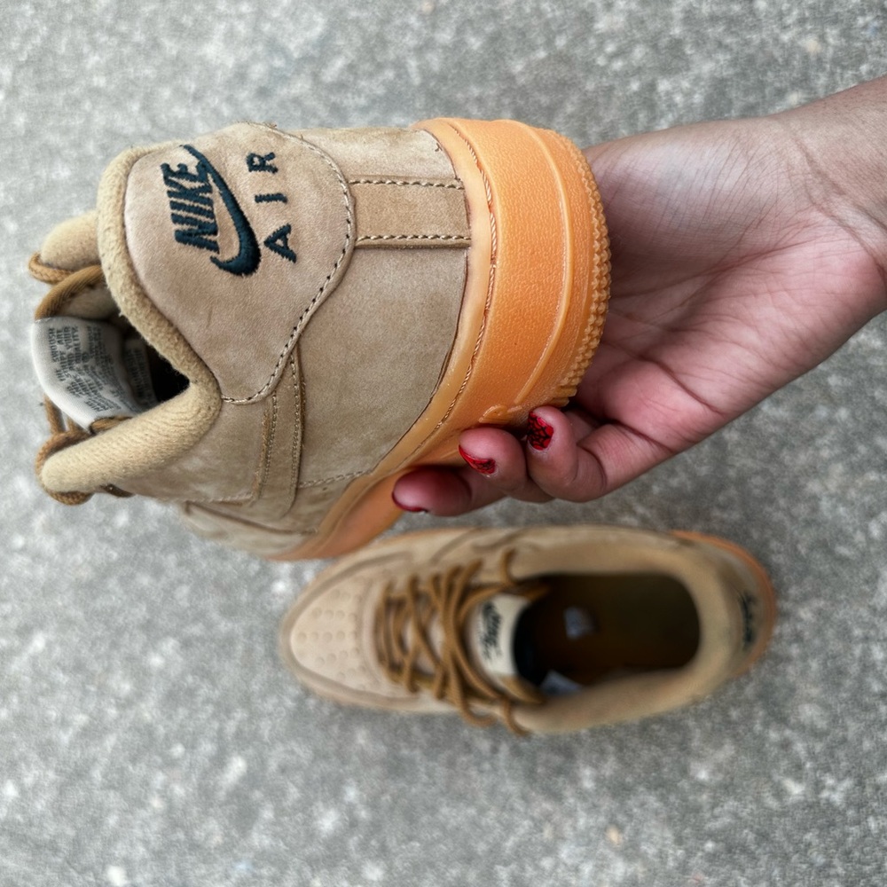 Nike Air Force 1 Low in Brown Suede - Picture 5 of 5